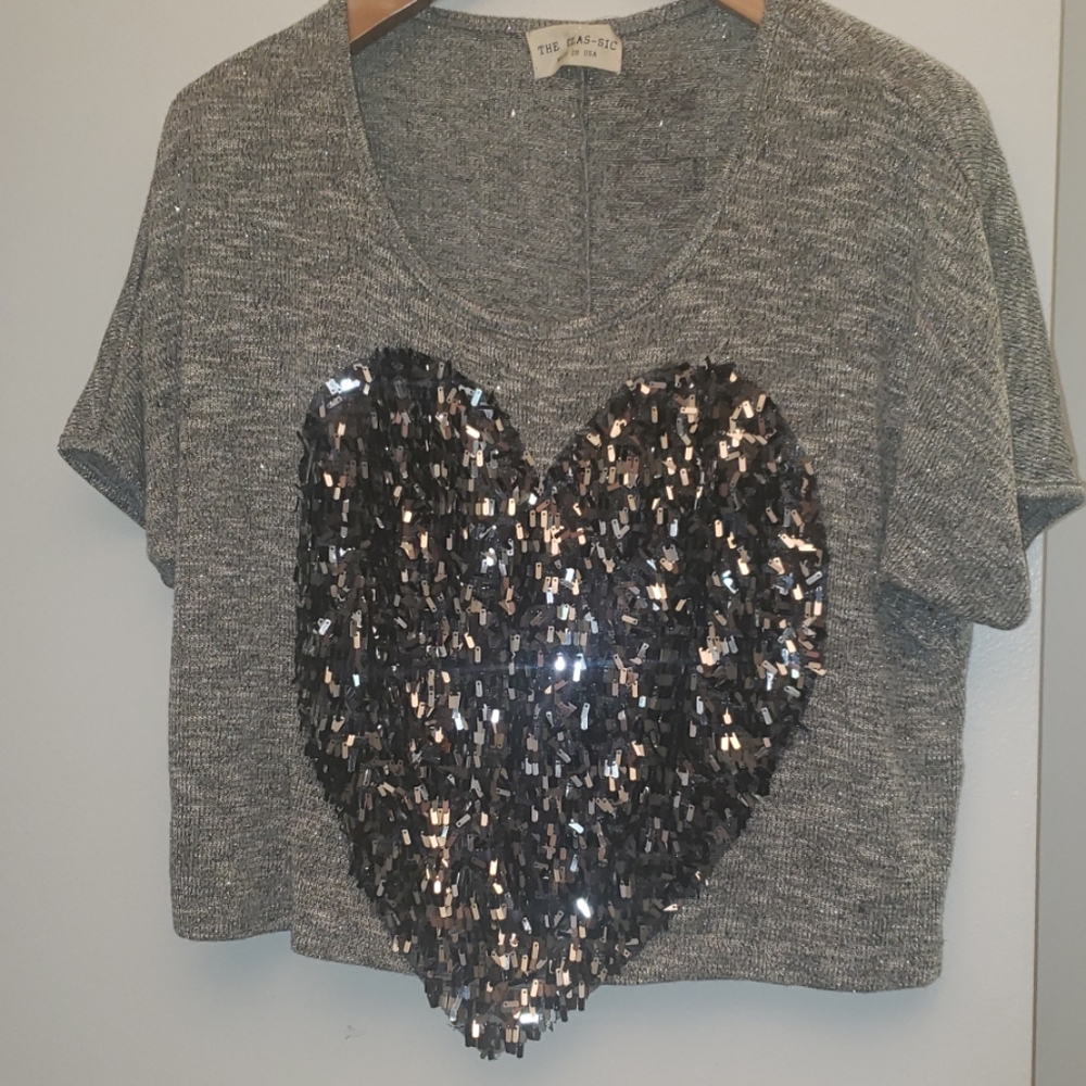 The Clas-sic heart crop top